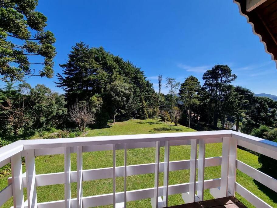 Alto do Capivari - Gramado e vista espetacular Campos do Jordão Exterior foto