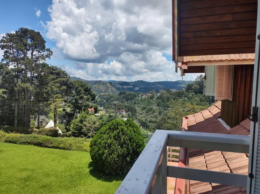 Alto do Capivari - Gramado e vista espetacular Campos do Jordão Exterior foto