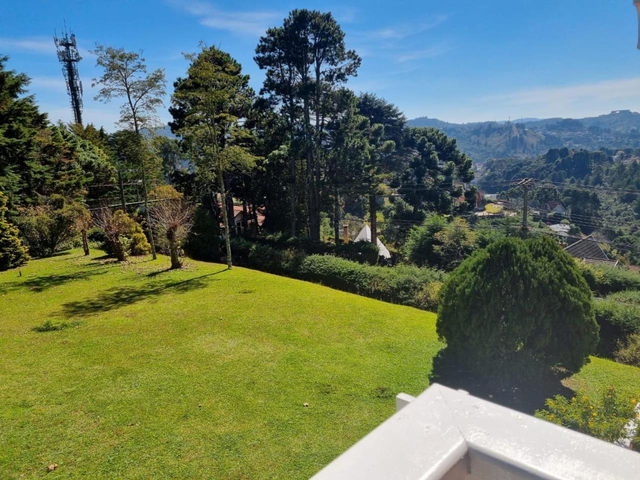 Alto do Capivari - Gramado e vista espetacular Campos do Jordão Exterior foto